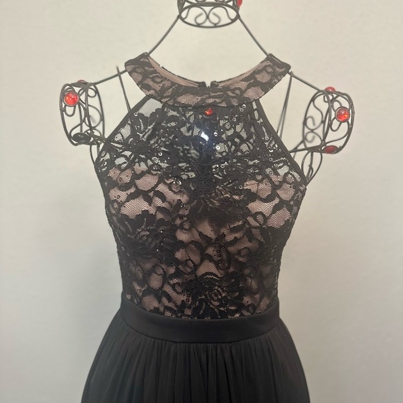 Morgan & Co Black Pleated Halter Gown - Picture 3 of 13